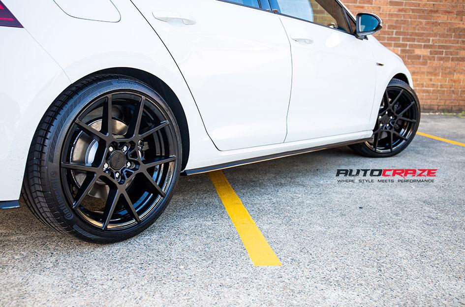 VOLKSWAGEN GOLF KPS MATTE BLACK